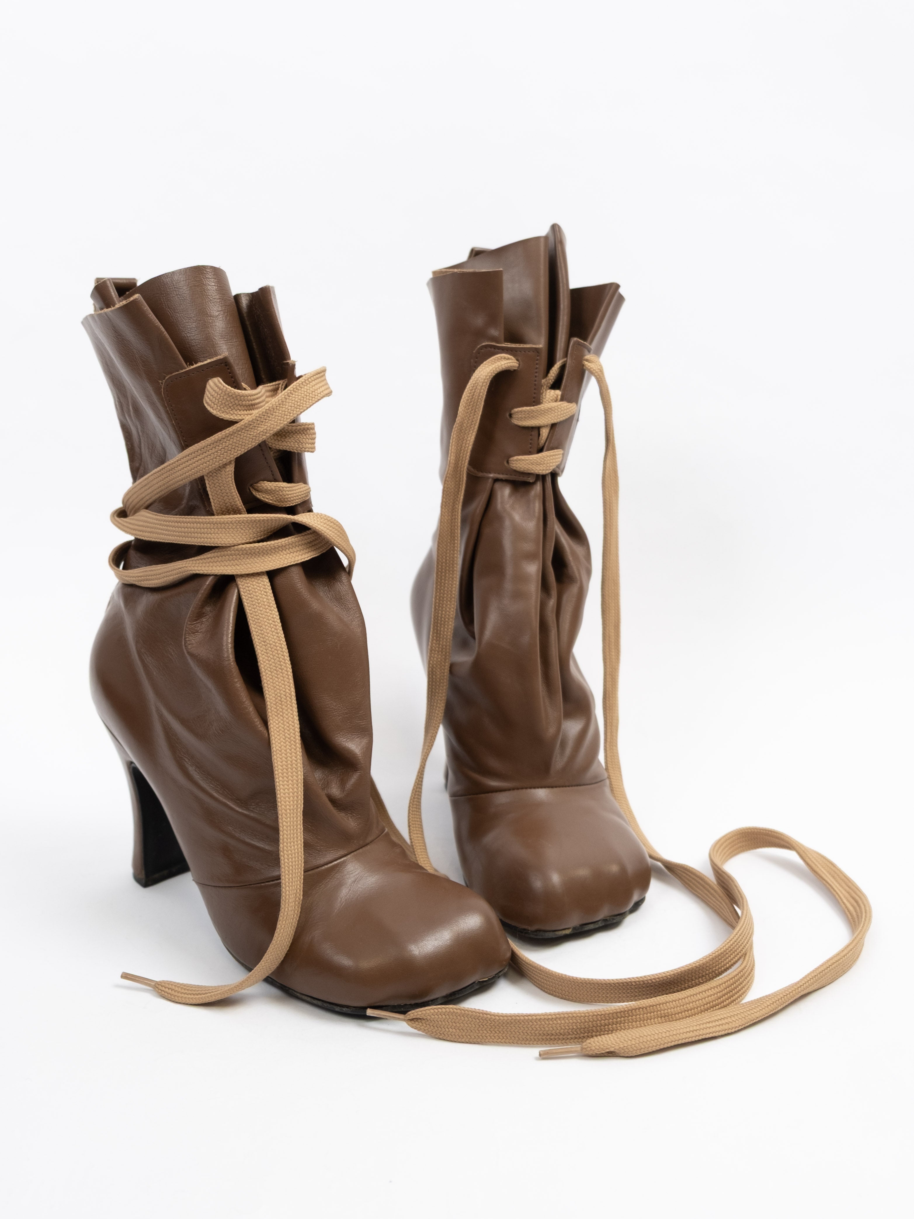 VIVIENNE WESTWOOD SS2000 ANIMAL TOE BOOTS (EU39) – Taro's Wish
