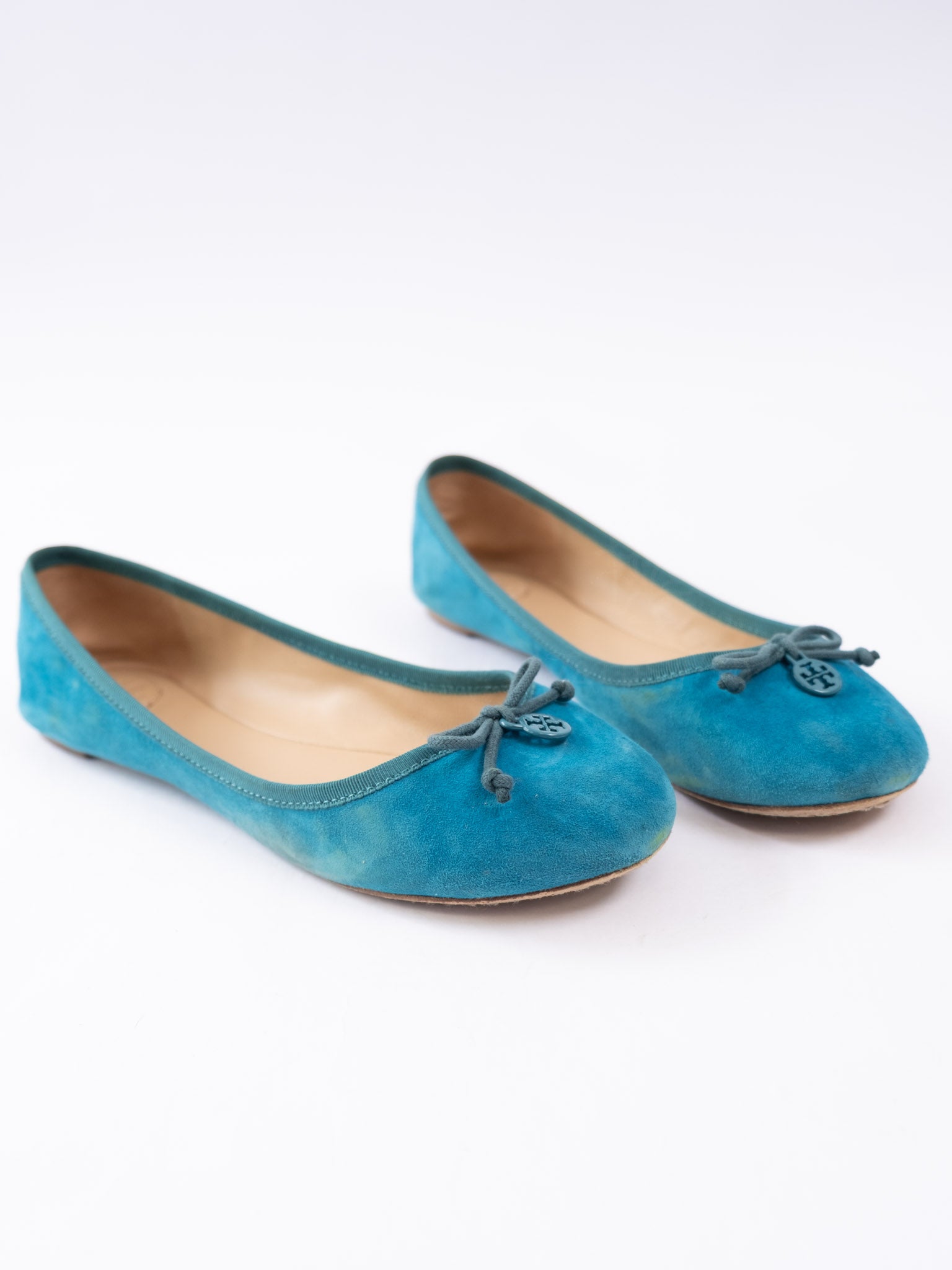 Tory Burch Turquoise Suede Flats with Gold Logo Emblem – Taro's Wish