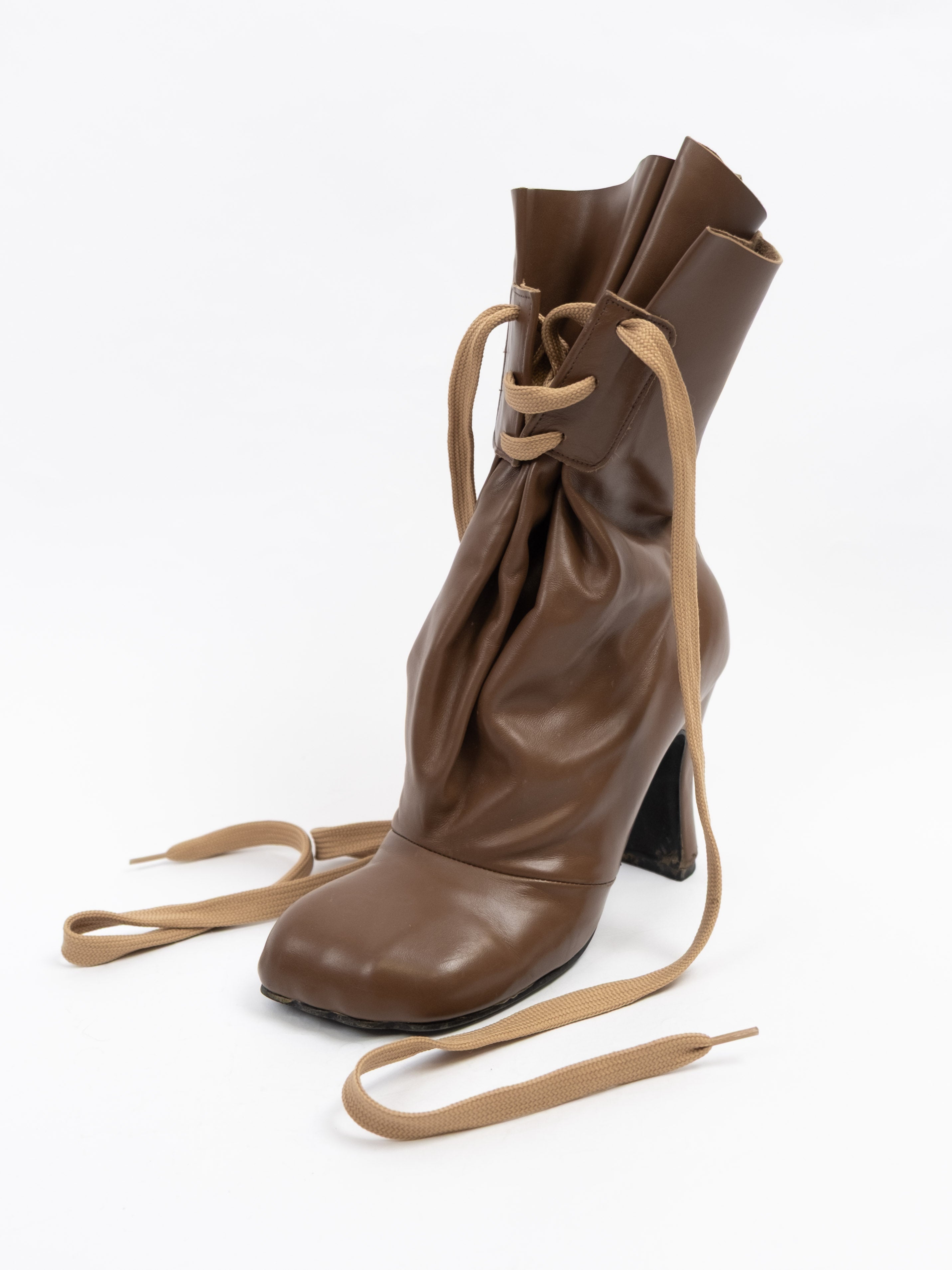 VIVIENNE WESTWOOD SS2000 ANIMAL TOE BOOTS (EU39) – Taro's Wish