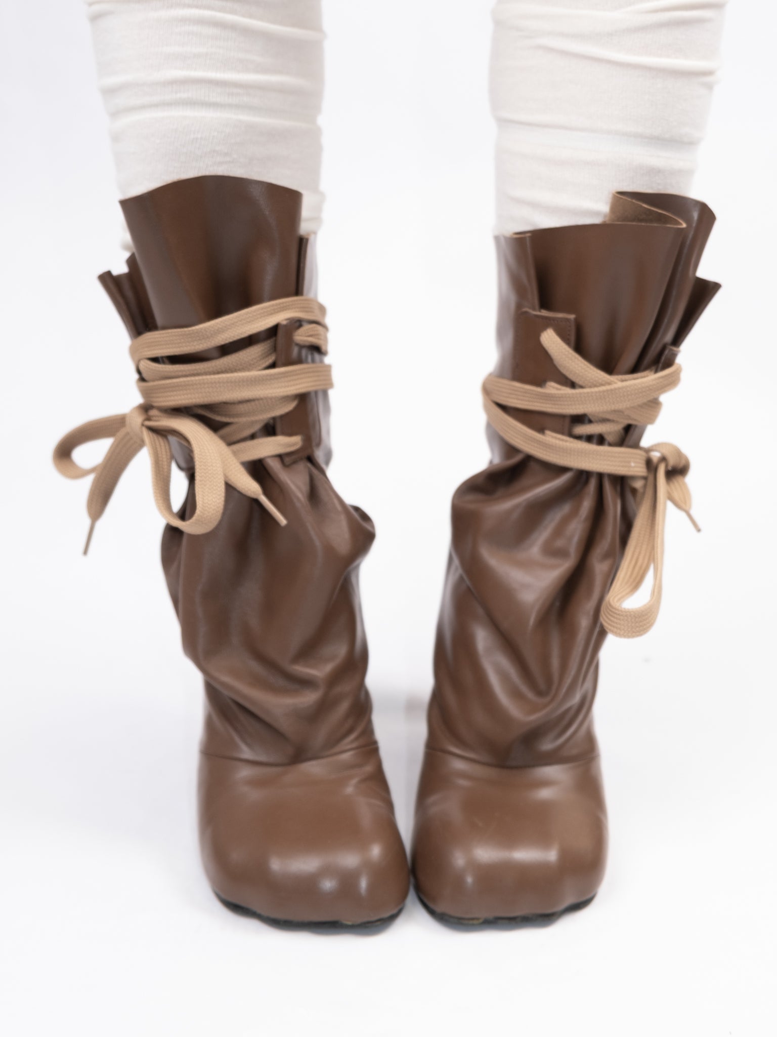 VIVIENNE WESTWOOD SS2000 ANIMAL TOE BOOTS (EU39) – Taro's Wish