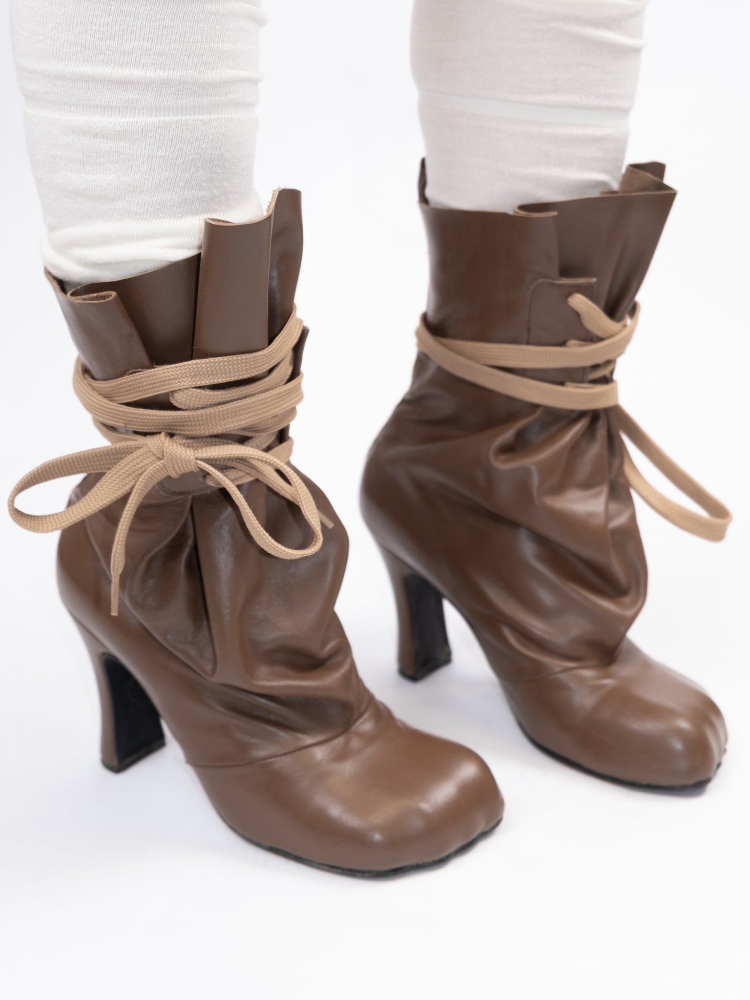 VIVIENNE WESTWOOD SS2000 ANIMAL TOE BOOTS (EU39) – Taro's Wish